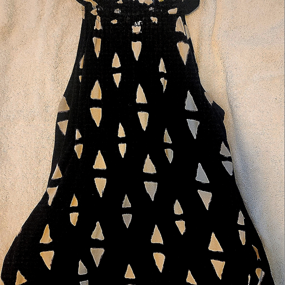 Apt 9 black and white top medium.